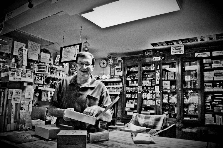Featured image for “Buying Cigars Online vs B&M – Changing The Conversation”